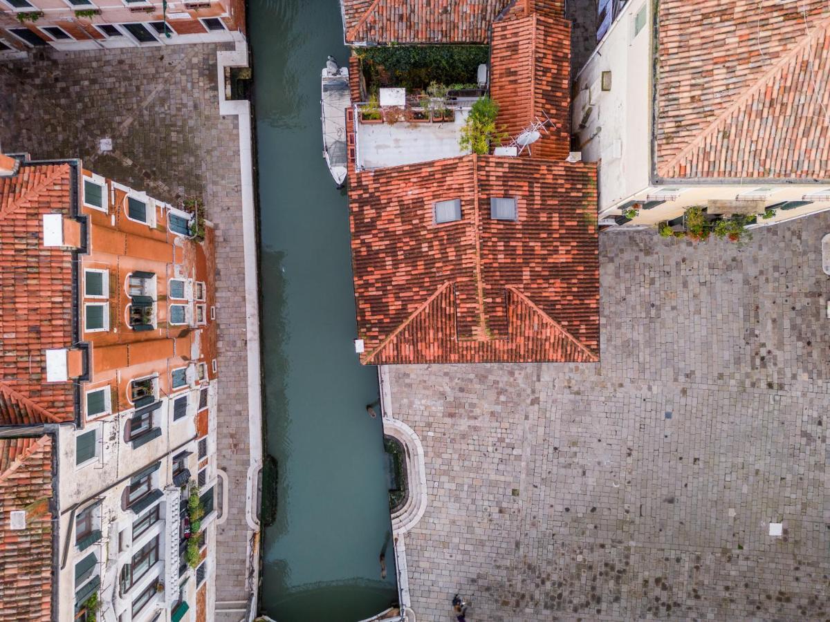 Garden Mansion With Private Mooring R&r Appartement